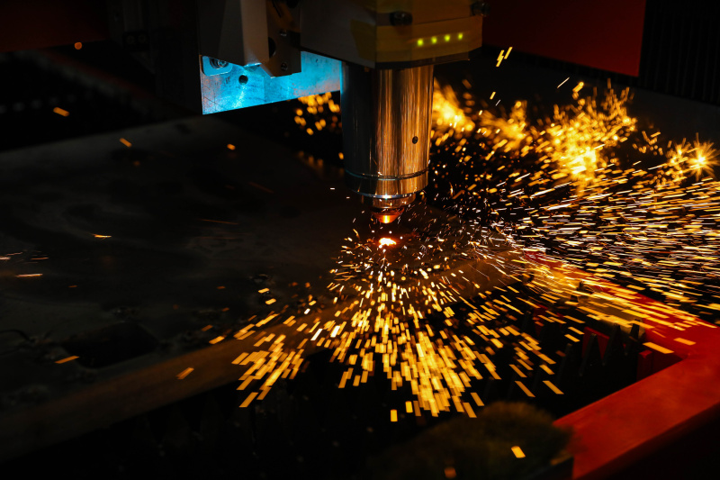 Преимущества лазерной резки перед традиционными методами резки 